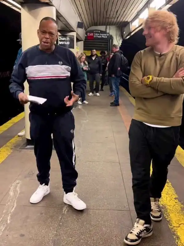 la sorpresa di ed sheeran a mike yung nella metropolitana di new york   4