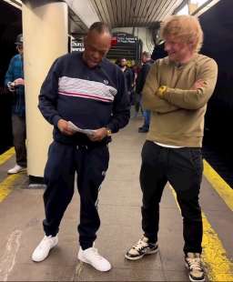 la sorpresa di ed sheeran a mike yung nella metropolitana di new york 7