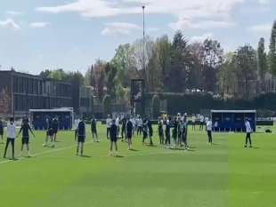 lite in allenamento tra brozovic e onana