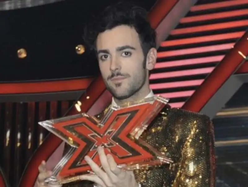 marco mengoni x factor.     