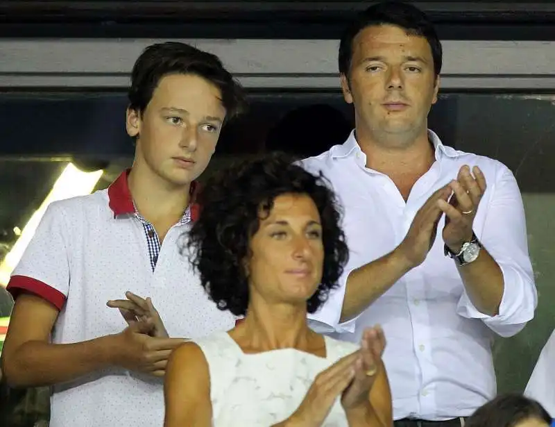 matteo renzi con il figlio francesco e la moglie agnese