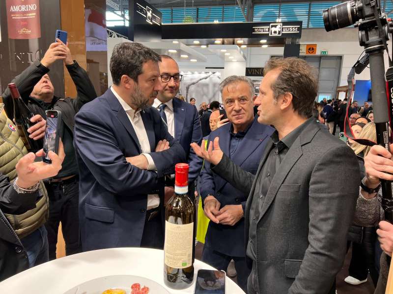 matteo salvini jean alesi e jarno trulli al vinitaly 2023