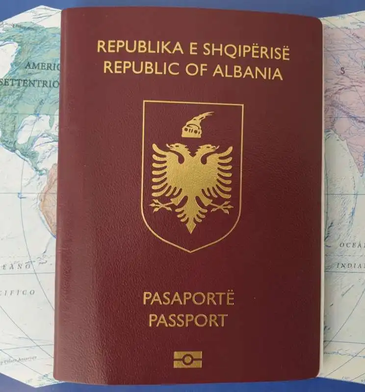 passaporto albanese