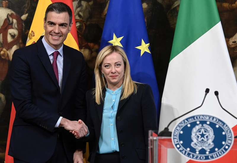 pedro sanchez e giorgia meloni 1