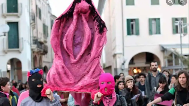 processione della sacra vulva a padova 6