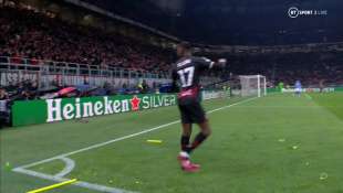 rafael leao milan napoli 1