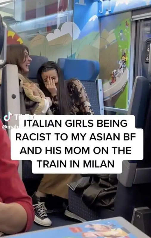 ragazze prendono in giro donna cinese sul treno 5