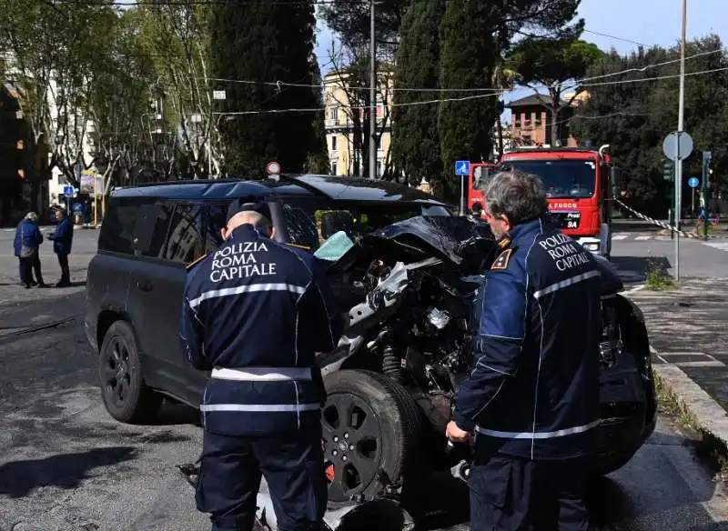 roma   il suv di ciro immobile si schianta contro un tram   6