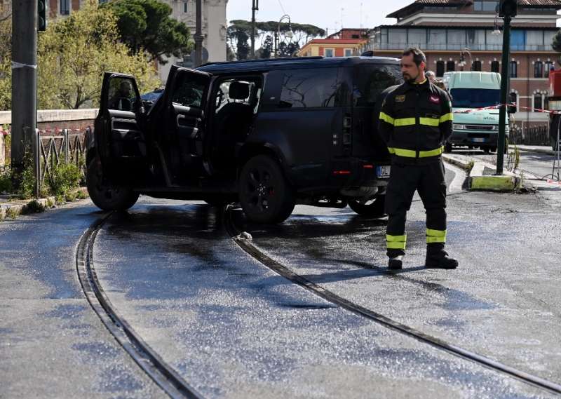 roma il suv di ciro immobile si schianta contro un tram 8