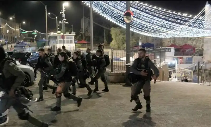 scontri alla moschea di al aqsa a gerusalemme