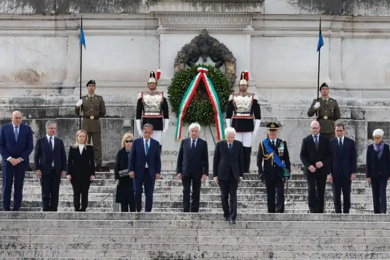 sergio mattarella  all altare della patria   25 aprile 2023  1