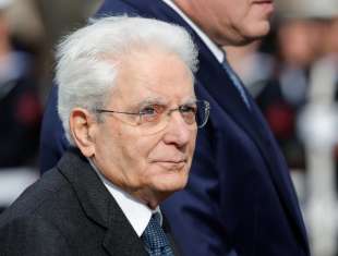 sergio mattarella all altare della patria 25 aprile 2023