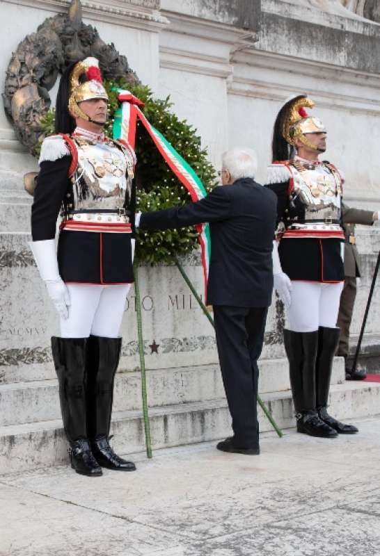 sergio mattarella all altare della patria 25 aprile 2023 5