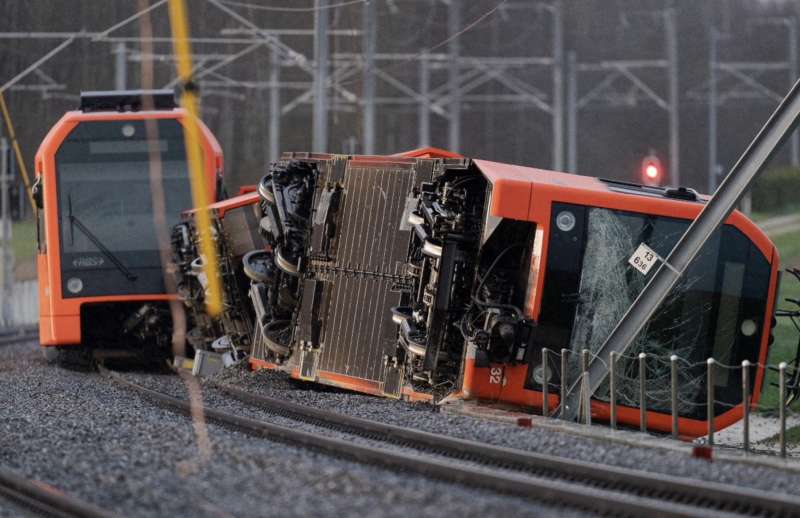 treni deragliati in svizzera per il vento 1