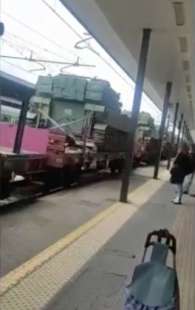 udine il passaggio del treno con le forniture militari per l ucraina 5