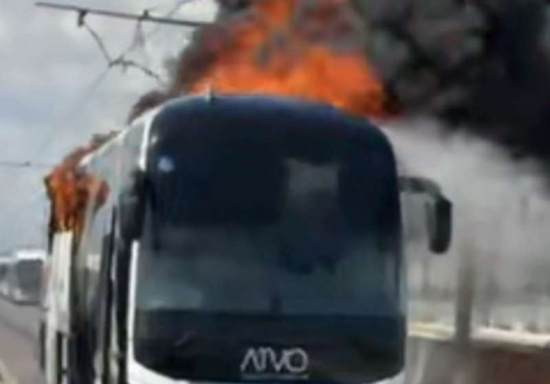 venezia autobus in fiamme sul ponte della liberta 5