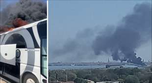 venezia autobus in fiamme sul ponte della liberta 7