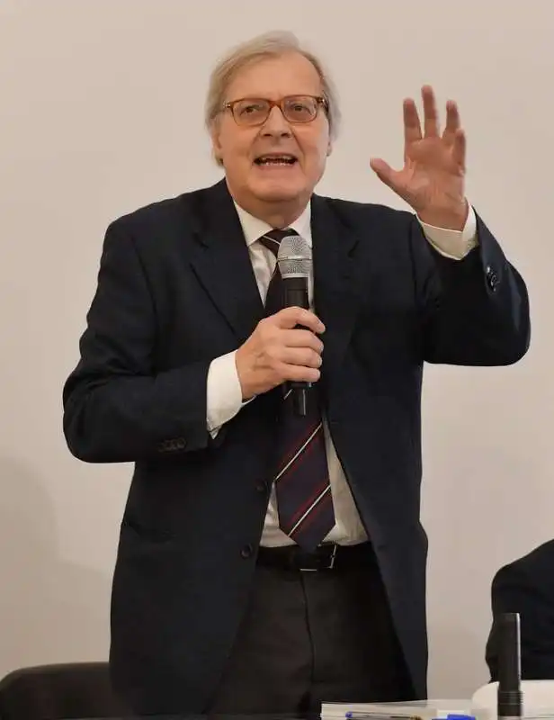 vittorio sgarbi  foto di bacco