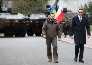 Volodymyr Zelensky con Mateusz Morawiecki in Polonia