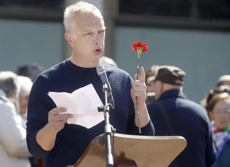 ANTONIO SCURATI ALLA MANIFESTAZIONE DEL 25 APRILE A MILANO 