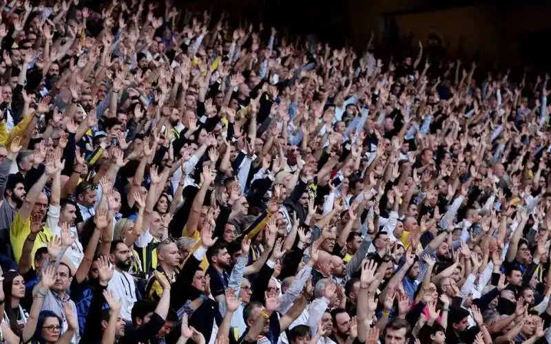 assemblea straordinaria allo stadio del fenerbahce. 1