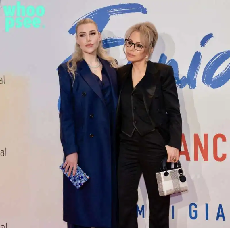 BARBARA BERLUSCONI CON MARINA - prima del film ennio doris a roma