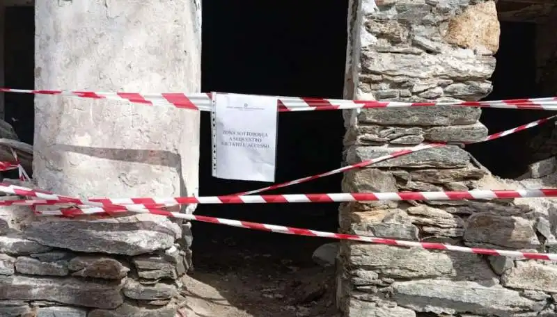 cadavere trovato nei boschi di equilivaz  4