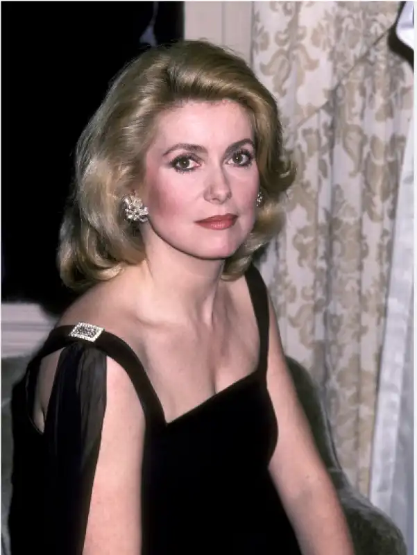 CATHERINE DENEUVE