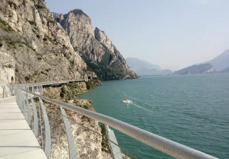 ciclovia sul lago di garda 12