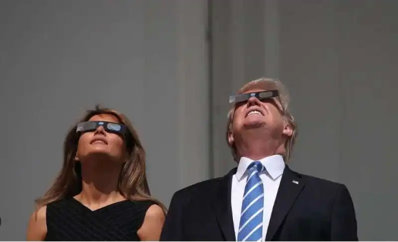 donald e melania trump - eclissi solare