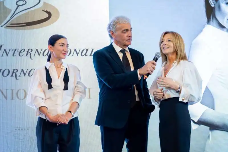 elisabetta franchi   massimo giletti   paola batani