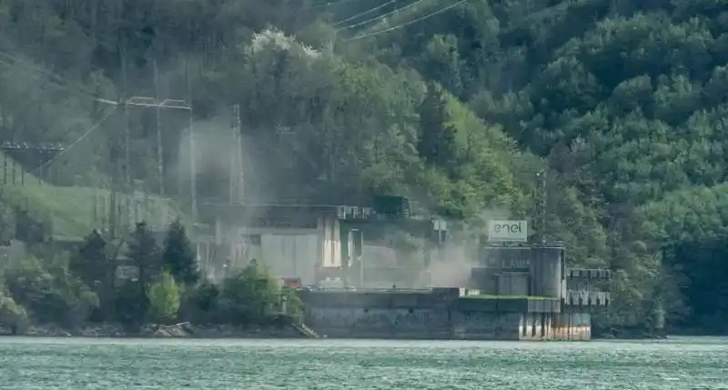 ESPLOSIONE NELLA CENTRALE IDROELETTRICA DI BARGI - LAGO DI SUVIANA

