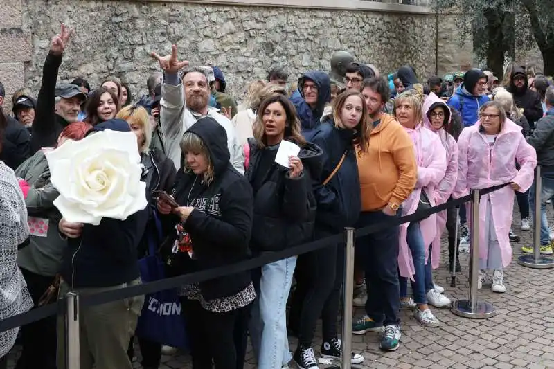 fan di vasco rossi al vittoriale   3