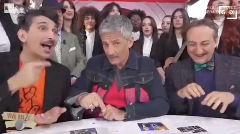 FIORELLO ANNUNCIA L ADDIO DI AMADEUS ALLA RAI 