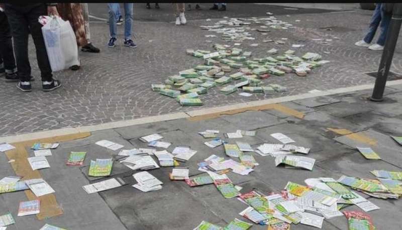 flash mob contro la ludopatia a brescia