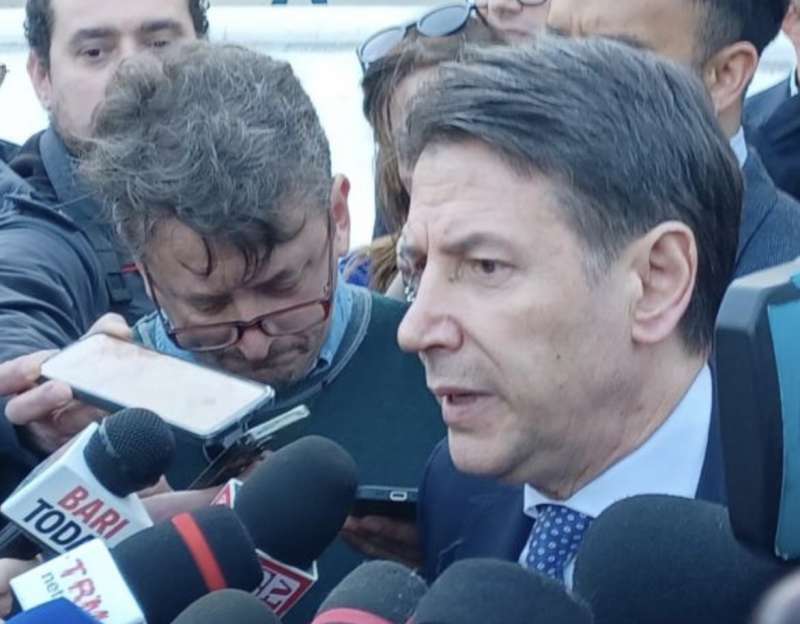 GIUSEPPE CONTE A BARI