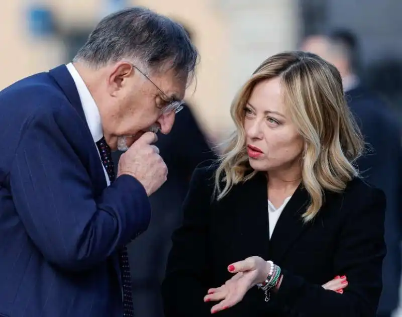   ignazio la russa   giorgia meloni.      25 aprile 2024   altare della patria