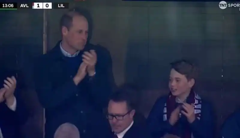 il principe william con il figlio george allo stadio 4