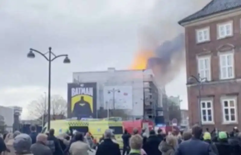 incendio alla borsa di copenaghen   8