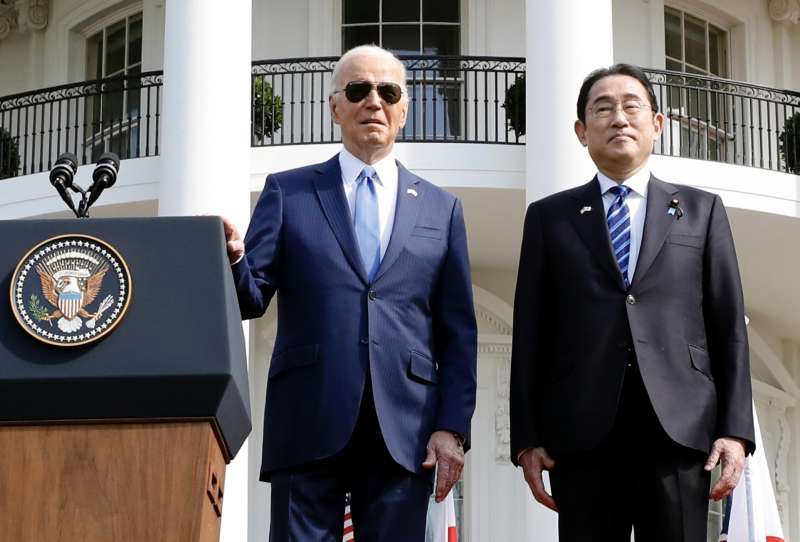 joe biden fumio kishida