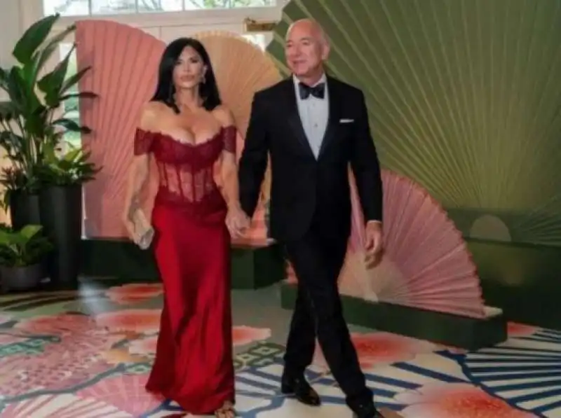 Lauren Sanchez e jeff bezos alla Casa bianca