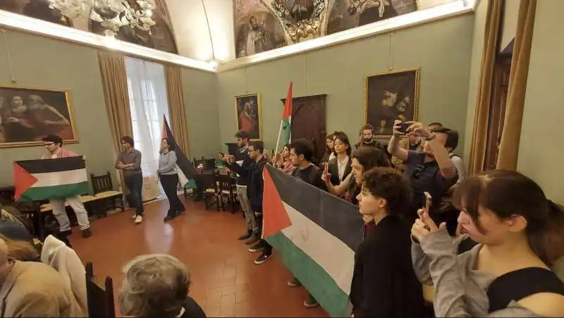 manifestazione anti israele al universita di siena   1