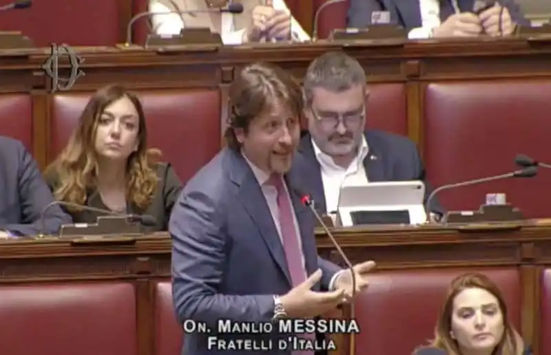 MANLIO MESSINA ALLA CAMERA 