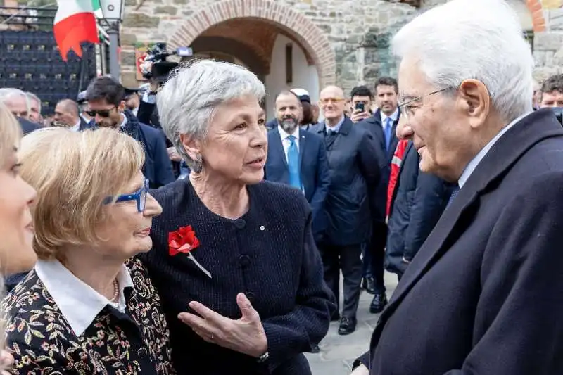 ottavia piccolo   sergio mattarella   civitella in valdichiana