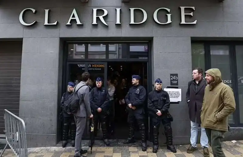 polizia al claridge di bruxelles   convention national conservatism  2