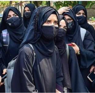 ragazze con il velo in francia