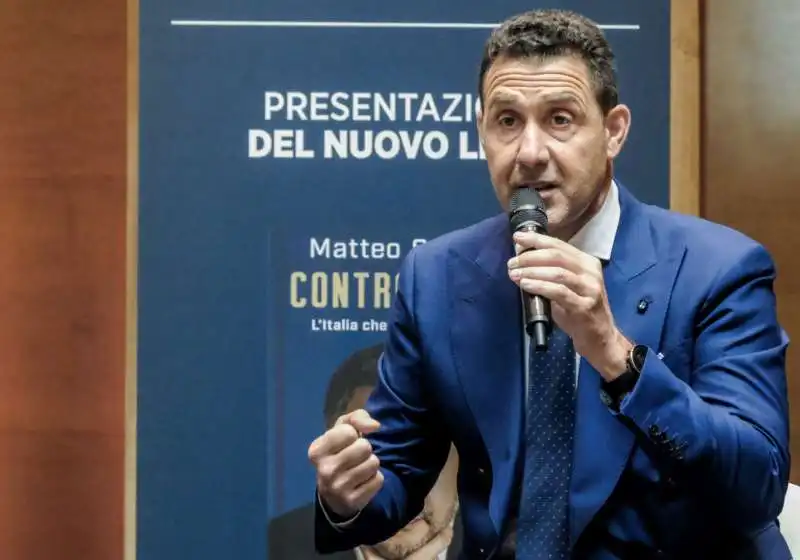 roberto vannacci     presentazione del libro controvento   