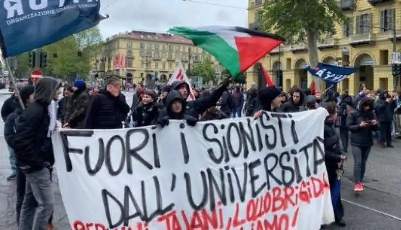 scontri polizia studenti - corteo pro palestina a torino 