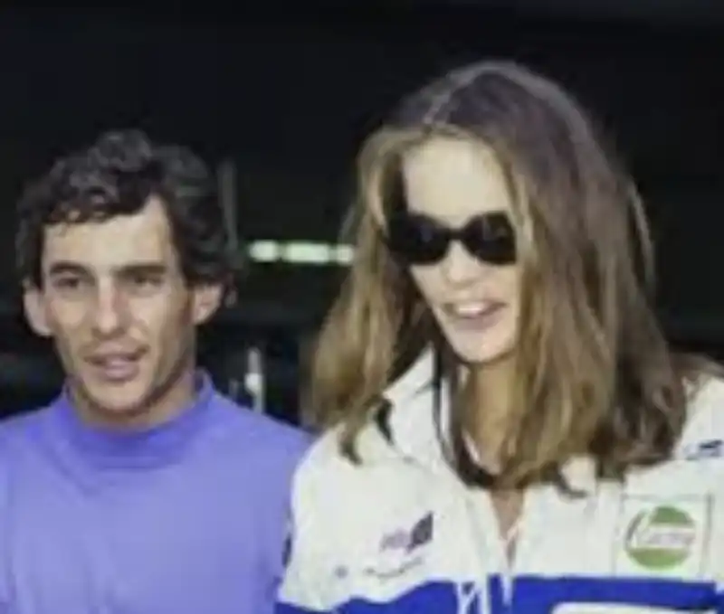 senna elle macpherson