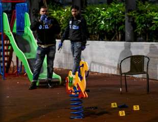 sparatoria in un parco giochi a fuorigrotta - napoli